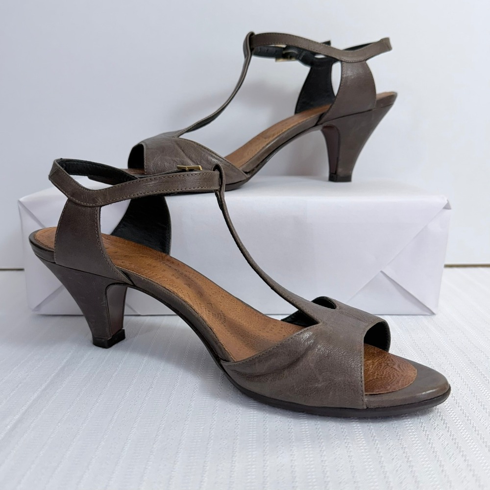 Chie Mihara Women T-Strap Leather‎ Sandals EU 38 Peep Toe Kitten Heel Classic